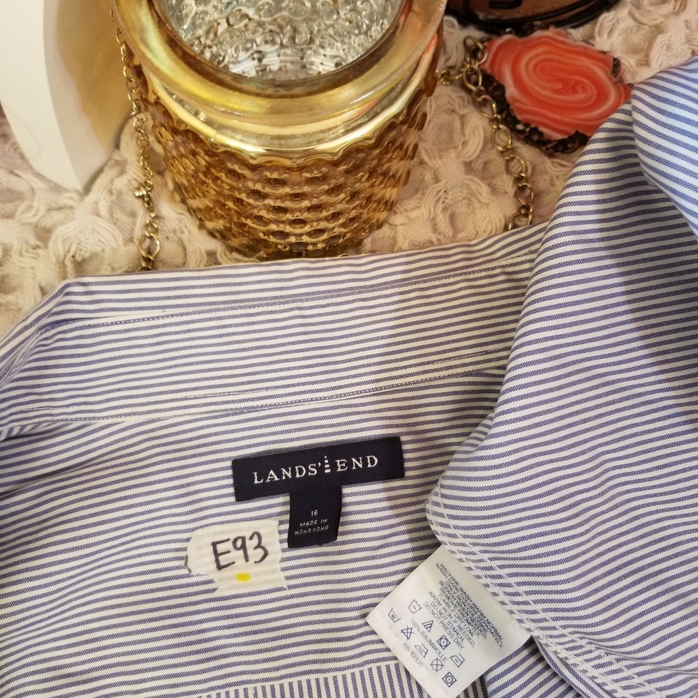 🌻🌺🌻LANDS' END PINSTRIPE BUTTON DOWN BLOUSE!! - Picture 4 of 5